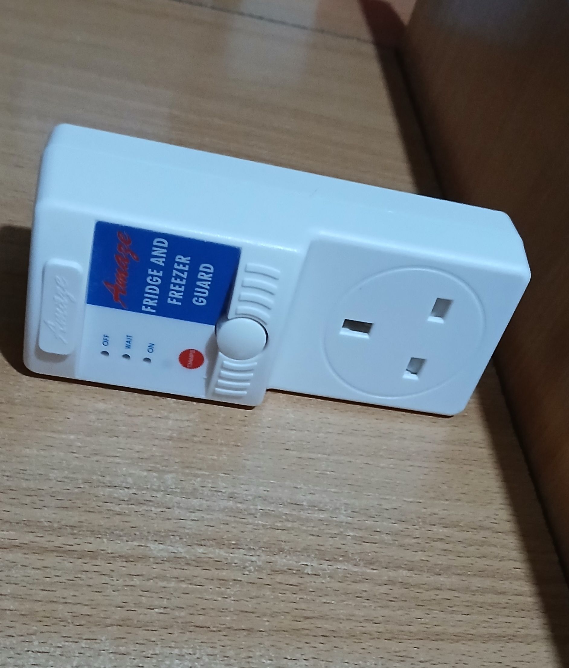 Fridge Guard 13A – Refrigerator Surge Protector & Voltage Stabilizer Against Power Surges and Fluctuations