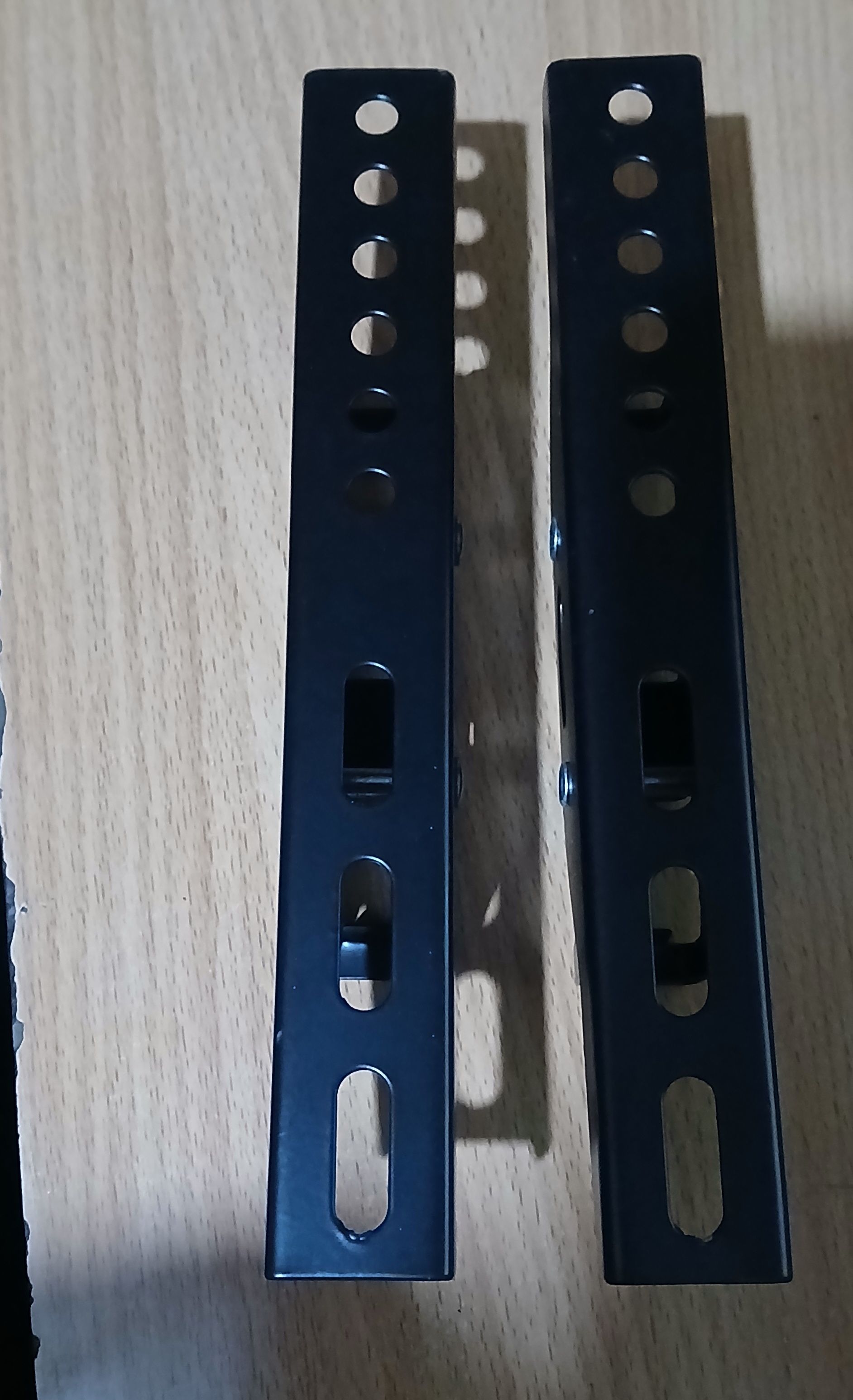 Maze 15'' - 43'' inches Tilt TV Wall Mount Bracket - Tilt‑Adjustable: ±15°, High Load Capacity: 99 lbs (45 kg), Easy DIY Installation