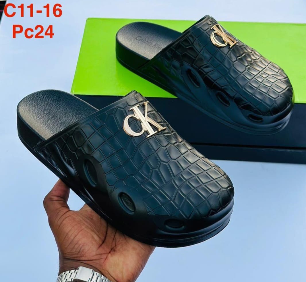 Lates fashion slides High Quality Unisex Slides 💥