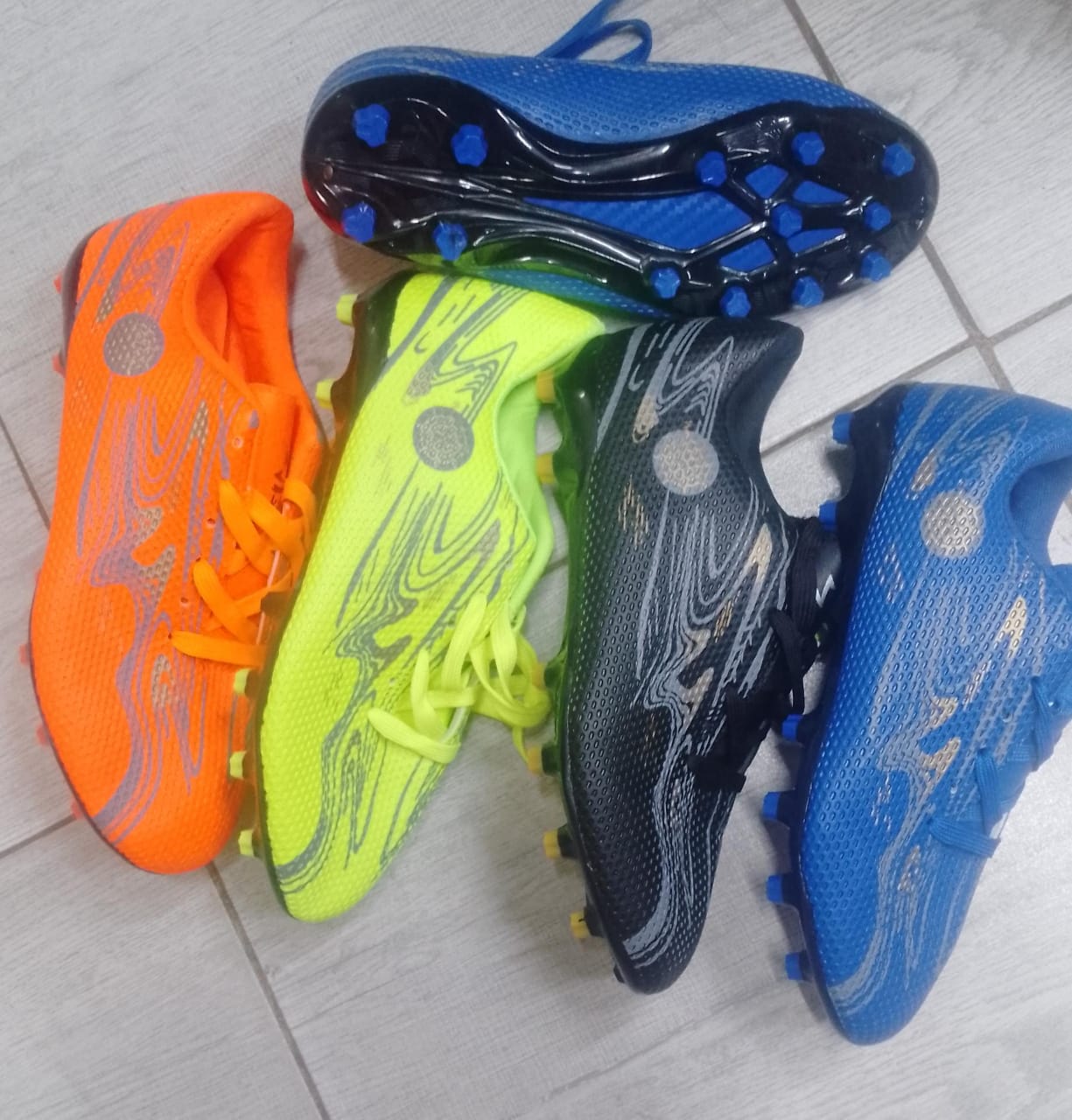 Latest Arrival ✨ Unisex  High Quality 💥 Proffessional soccer/football boots 🔥🔥