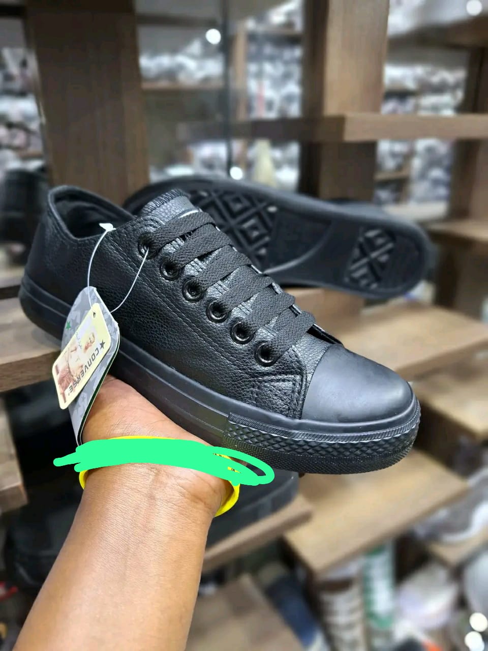 New arrival ⚡️💥 Quality  Leather Unisex ✨️💯 leather unisex rubber shoes🔥🔥