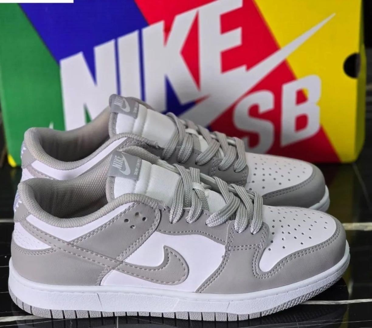 ⚡HIGH QUALITY ⚡SB DUNK  fashion unisex sneakers original fashion leather men/women shoes ❤️‍🔥🔥 available for that simple but drip modern latest look