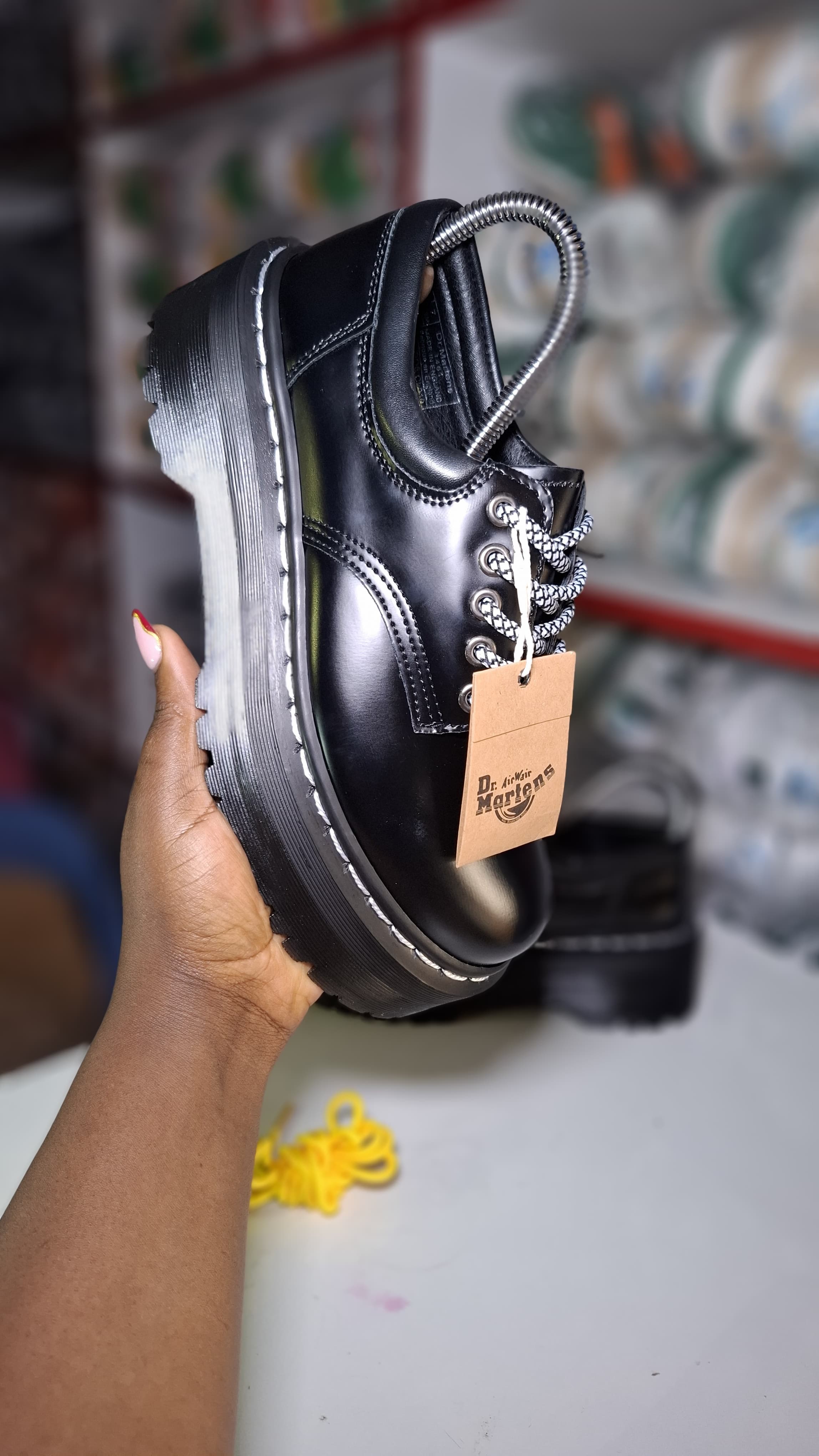 Dr. Martens Classic Chunky Platform Oxford – 💥💥Premium Glossy Black Leather Unisex Shoes with Air-Cushioned Sole and Contrast Stitch Detailing🔥🔥