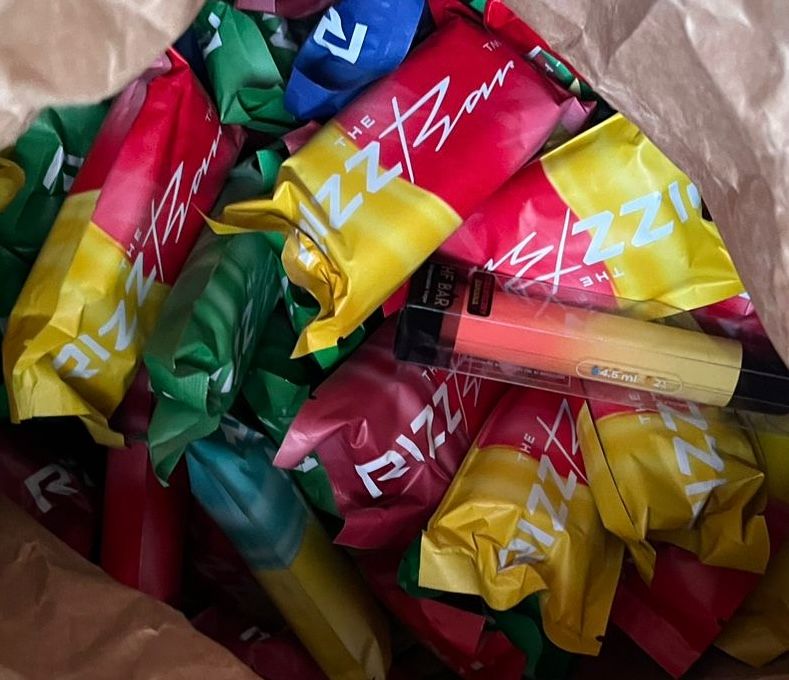 5000 Puff  Vpae Electronic Cigarette Vape Fashion Smoking E-Cigarette recharge fashion good quality vape random flavours，Buy 3 get one 1500 puff for free
