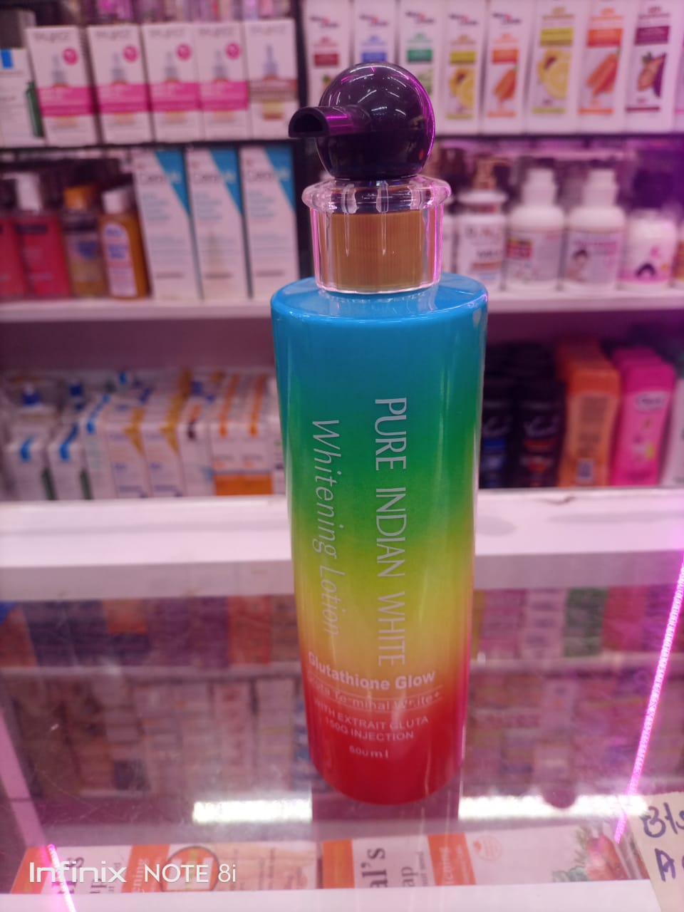 Pure Indian White Glutathione Glow Body Lotion. Fades Hyperpigmentations, Freckles, Age Spots, Pregnancy Marks, Make skin radiant, Youthful, Whitens, Brightens, Glows, Evens, Smooths & Moisturizes.