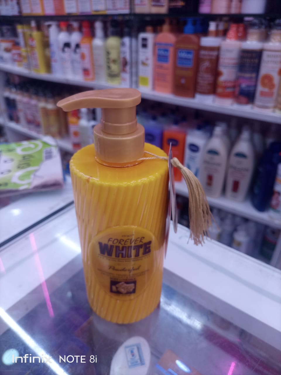 Forever White 24K GOLD Brightening, Firming, Moisturizing Body Lotion. Moisturizes, Prevent UV Damage, Brightens, Prevent skin sagging, Tightens the skin & Glows