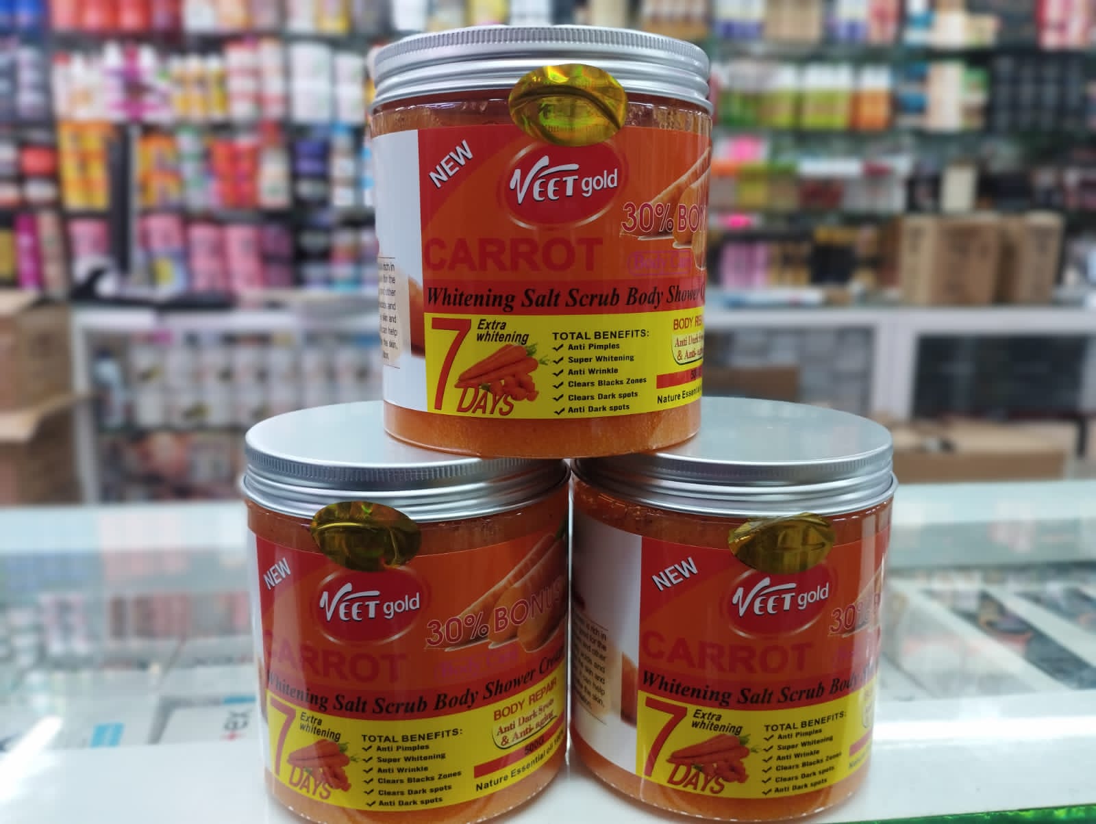Veet Gold Carrot Whitening Salt Body Scrub 500g
