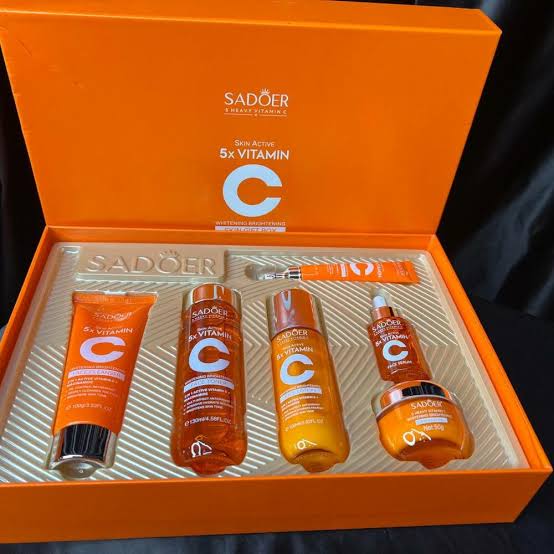 SADOER 5x Vitamin C Toner Set, Korean 5 In 1 Active Vitamin C + Niacinamide Skin Care Set - Face Toner/Cleanser/Serum/Lotion/Cream/Eye Cream
