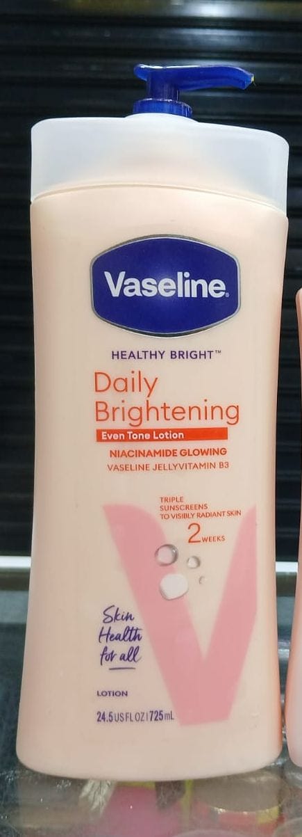 Vaseline Daily Brightening Even Tone Body Lotion for Glowing Skin, with Vitamin B3 & Triple Sunscreens-725ml