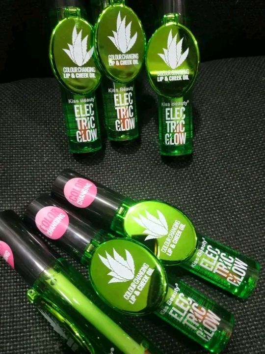 Electric Glow Colour Changing Lip & Cheek Oil with Mirror featuring Aloe Vera Magic Kiss Beauty Makeup Hydrating Plumping Lip Gloss Coat For Cute Makeup Lipsticks Clear Serum Fruit Lip Balm Oils