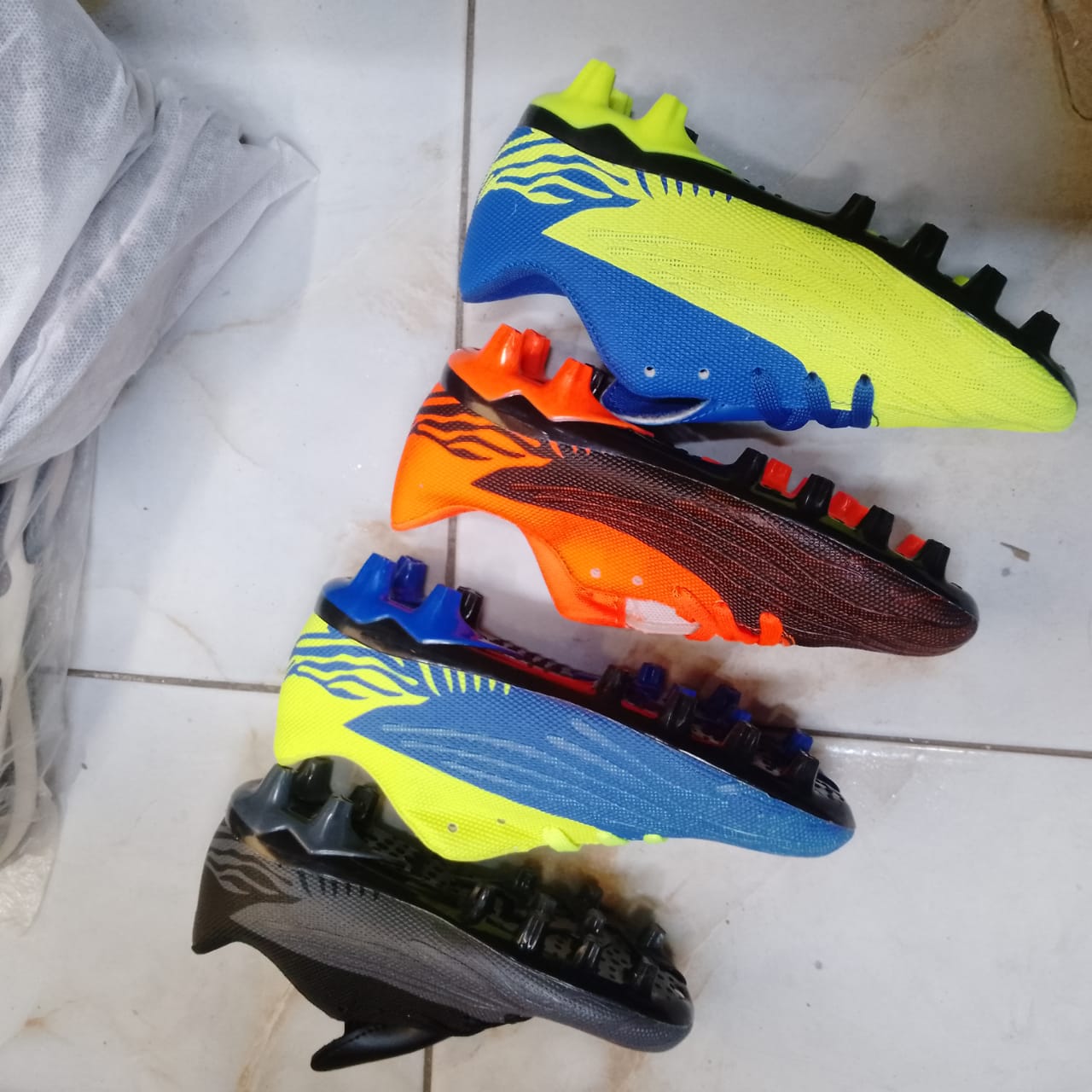 Restocked !!!High  Quality Kids Soccer/football boot 🔥🔥long lasting and serves it purpose well ✴️✴️