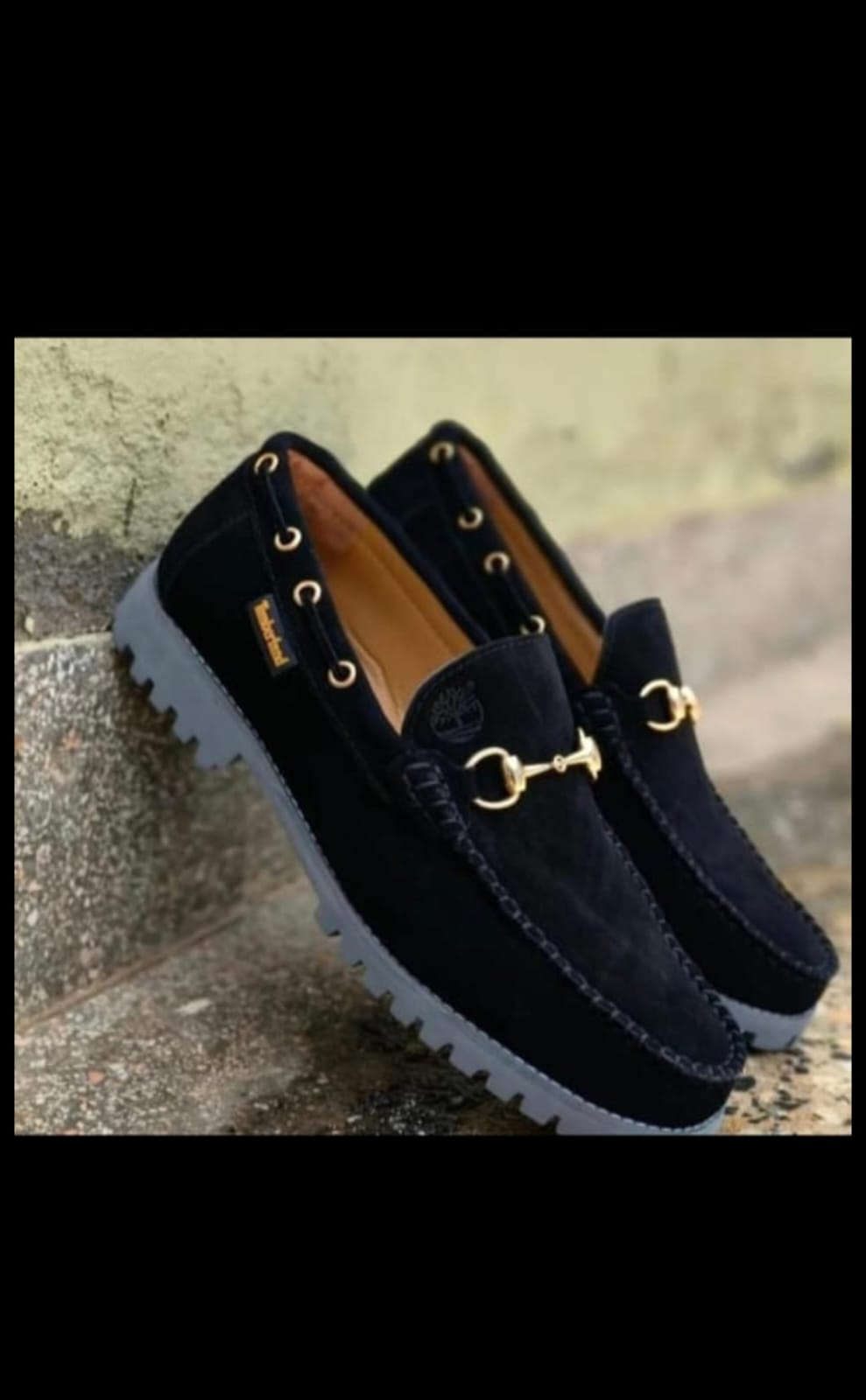 Premium Timberland Men’s Suede Loafers with Gold Buckle – Elegant, Comfortable & Stylish 👞✨
Upgrade your wardrobe with these luxurious men’s suede loafers designed for comfort class and durability.