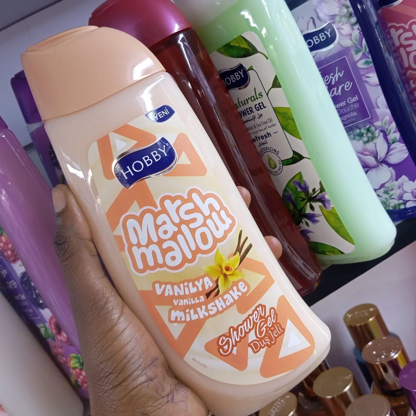 Hobby Marshmallow Vanilla Shower Gel - 500ml Indispensable Scent of Vanilla Maintains pH Balance Hobby Marshmallow Vanilla Shower Gel - 500ml Indispensable Scent of Vanilla Maintains pH Balance