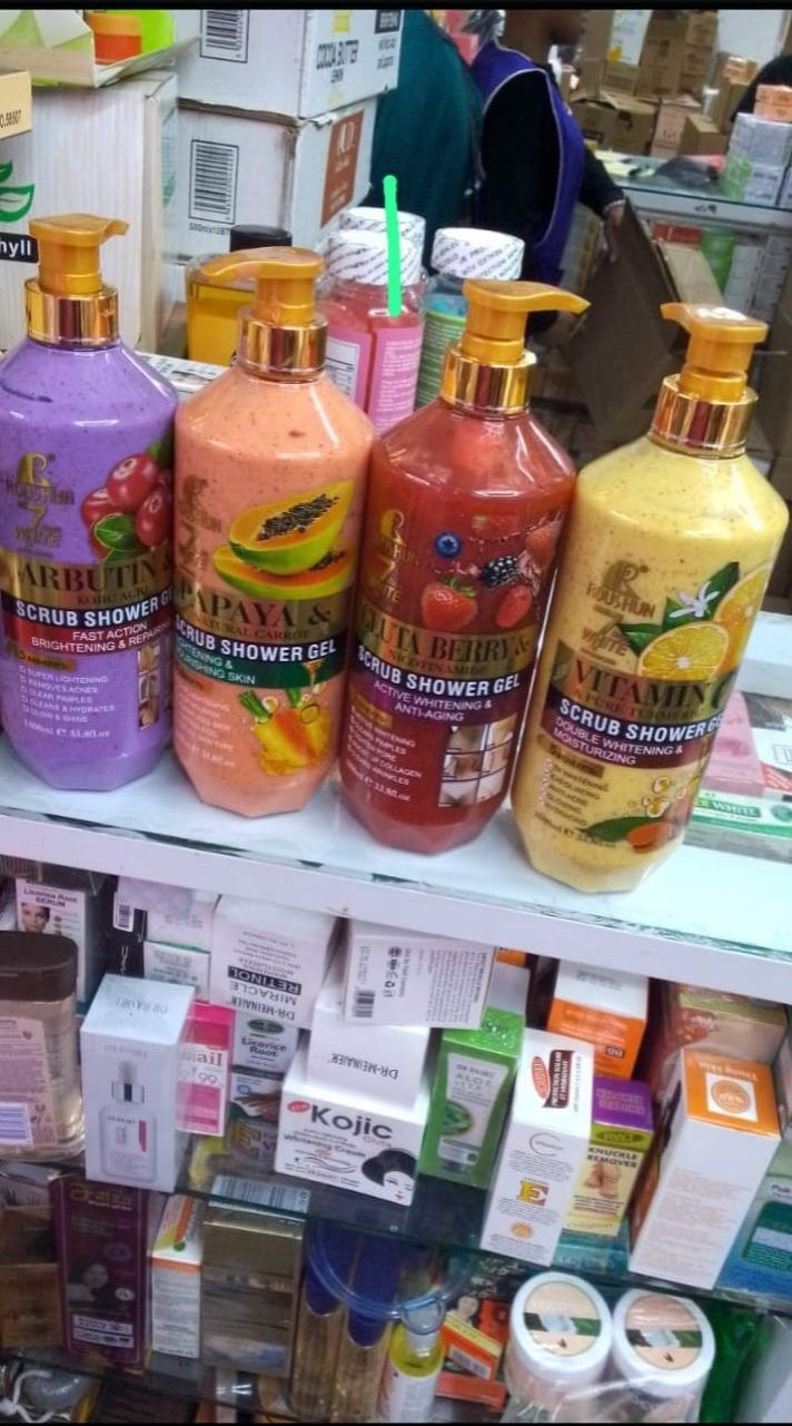 Roushun 7 Days Papaya and Carrot Scrub Shower Gel 1000 ml Removes Acnes Clear Pimples Cleans and Hydrates Glow and Shine rbutin And Kojic Acid Scrub Shower Gel 1000 ml