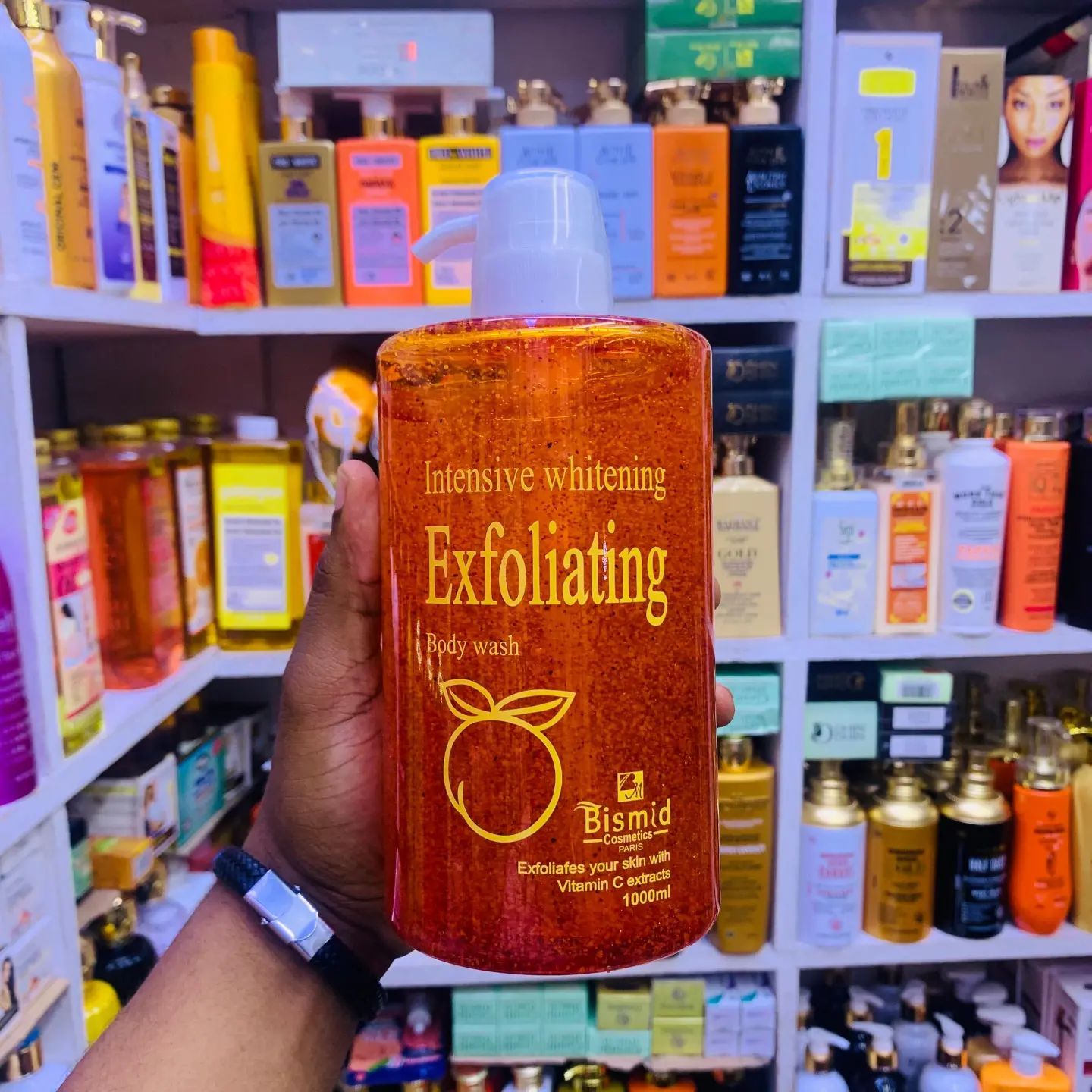 Bismid Intensive Whitening Exfoliating Body Wash 31.8 Floz / 940ml For Soft and Silky Skin Enriched with scent of Glycerin, and Apricot SkinProtect SPF 50 Sunscreen Body Washes