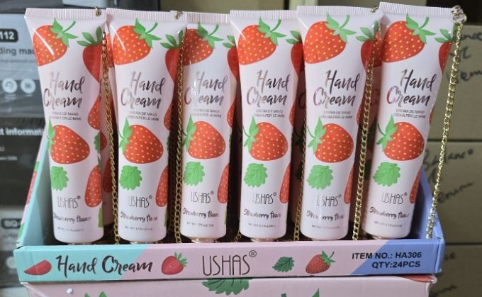 Ushas Strawberry Hand Cream 50ml – Deep Moisturizing, Nourishing & Softening Hydrating Hand Lotion with Fruity Scent, Anti-Dryness Protection & Lightweight Absorption Care