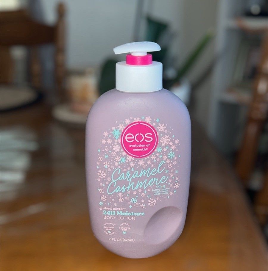 Eos Caramel Cashmere 24H Moisture Body Lotion 473ml – Deep Hydrating Extra Nourish Lotion With Shea Butter & Oils, Light Fast Absorbing Body Cream for Soft Smooth Skin & Luxe Fragrance