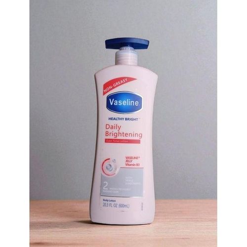Vaseline Daily Brightening Healthy Bright Body Lotion 725ml – Deep Moisturizing Cream for Dry Skin, Enriched with Pure Cocoa Butter & Vaseline Jelly, Non-Greasy, Fast Absorbing, 48H Hydration