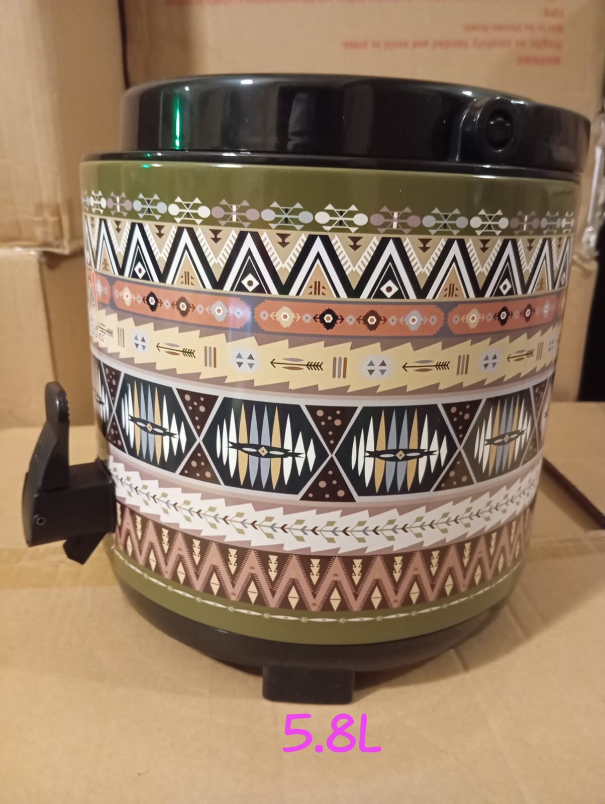 Nice One Hot & Cold Food Flask And Tea Urn 7.7lFeatures a Durable thermos food flask deal for beverage Convenience for both HOT or COLD drinks With two small cups easy to clean