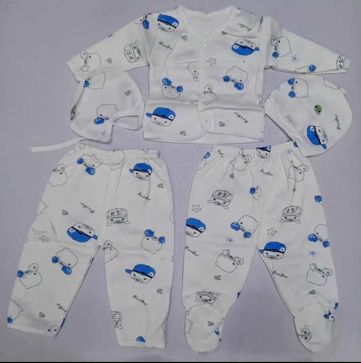 5 pcs receiving set Dressing your little one has never been so easy, get this all in one set baby wear and enjoy the comfort and luxury that comes with beautiful colors, excellent quality and good fit