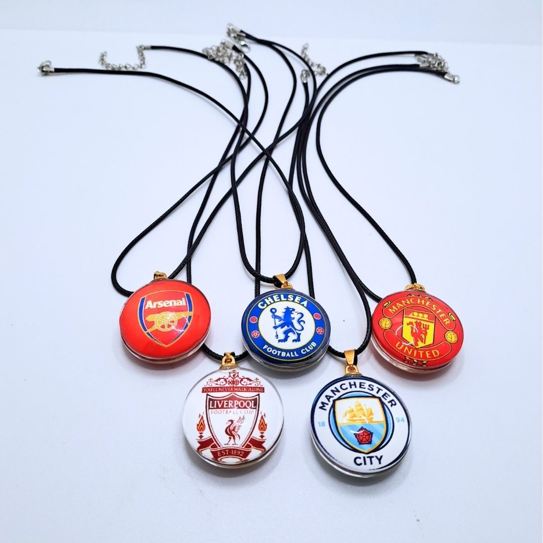 Football Team Logo Necklace Pendant Plastic Glass Soccer Fan EPL Gift Club Merchandise Team Souvenir Men Arsenal Chelsea Liverpool Manchester United Man City Merch Souvenirs Badge Icon Unisex Men's