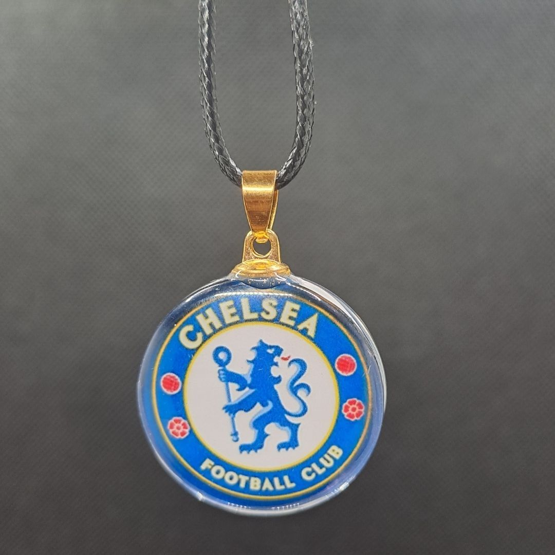 Premier League Team Logo Necklace Football Club Pendant with Leather Strap Arsenal Chelsea Liverpool Manchester United Man U City Soccer EPL Gift Men Boyfriend Souvenir