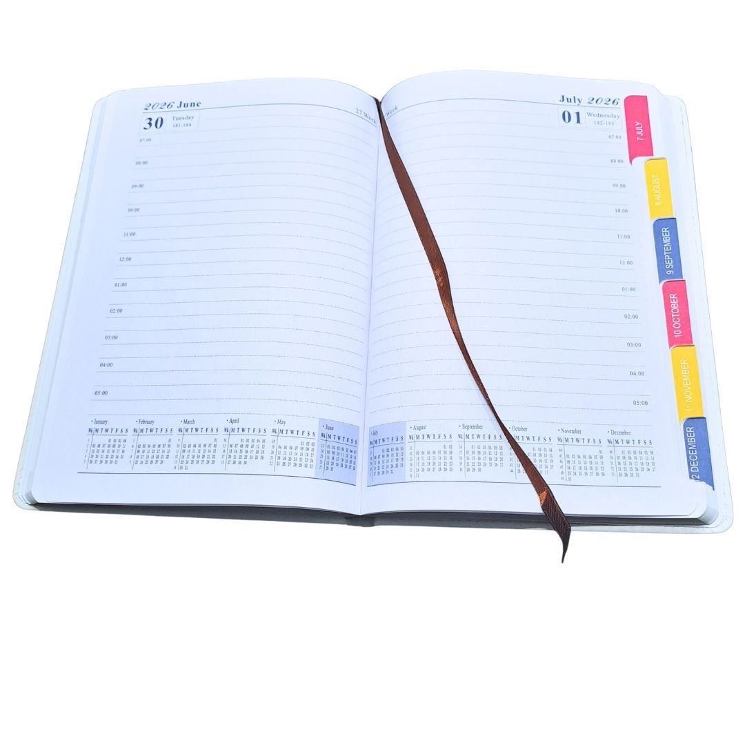 Premium 2026 Diary A5 Daily Planner White PU Leather Hard Cover Executive Journal with Pocket Pouch New Year Classic Design Official Christmas Boxing Day Valentines Birthday 365 Calendar Office