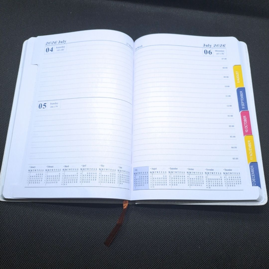 Premium 2026 Diary A5 Daily Planner GREY White PU Leather Hard Cover Executive Journal with Pocket Pouch New Year Classic Design Official Christmas Boxing Day Valentines Birthday 365 Calendar GRAY