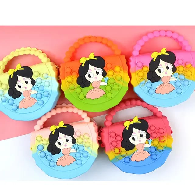 New in ‼️Pop it girl sling bags.Crafted from high-quality, long-lasting materials to withstand everyday use. Features an interactive pop-it fidget element, perfect for stress relief and sensory play.