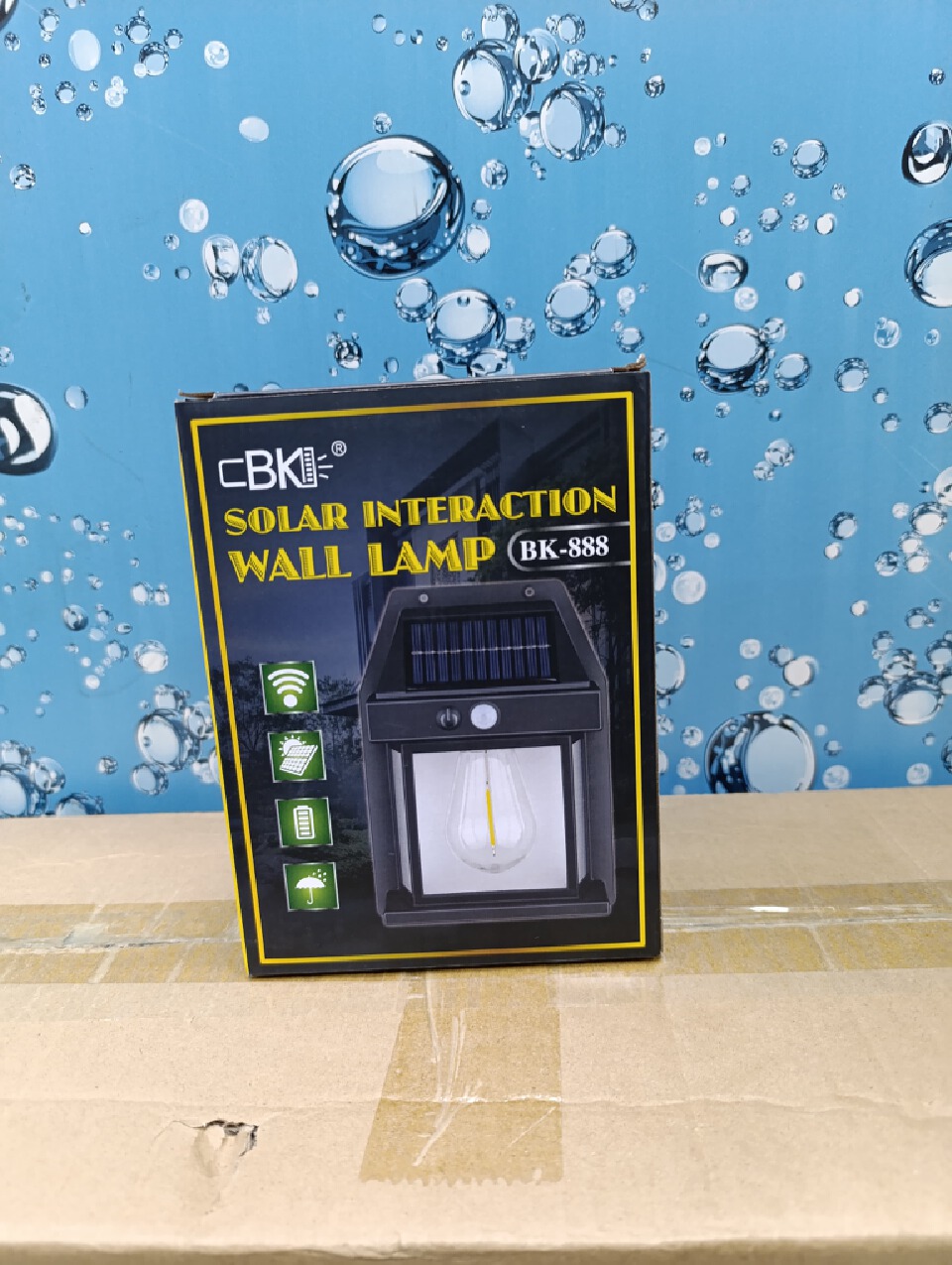 Solar Interaction Wall Lamp – Single Bulb 💡🌞
Smart lighting meets solar power! This sleek wall lamp features a single bright LED bulb with motion-sensing technology that lights up when you need it m