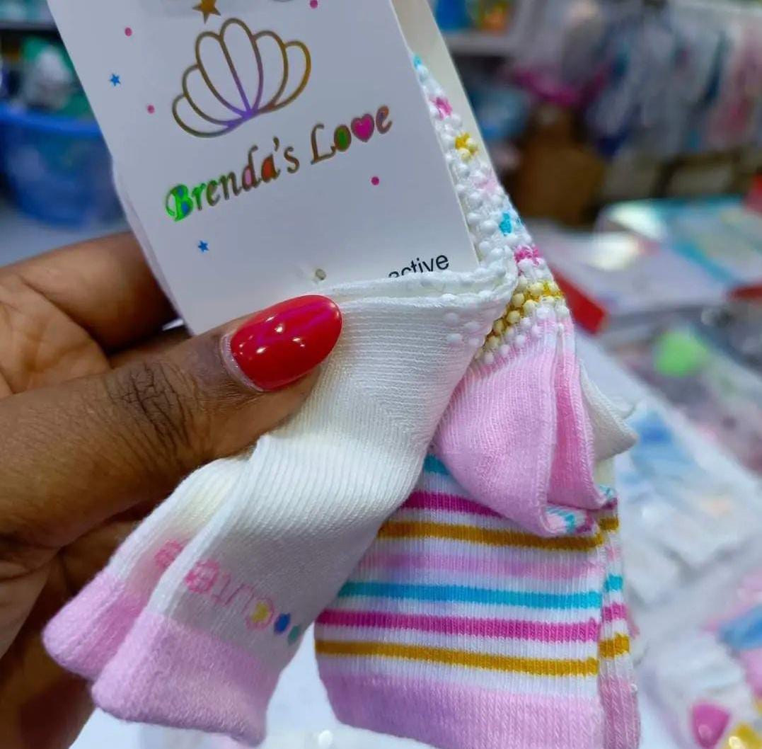 🧦✨Step with confidence!
Our Anti-Slide Socks keep your feet cozy, comfy & firmly in place – no slips, no falls, just steady style and comfort all day long. Perfect for home, yoga, workouts, or everyd