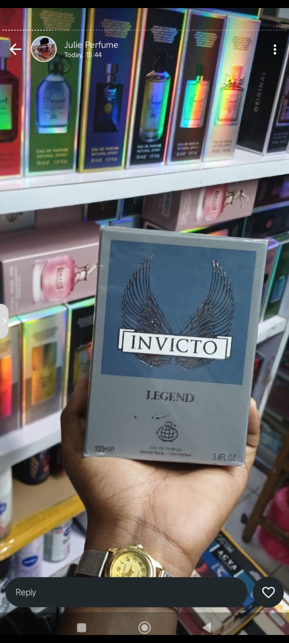 Explanation:
Product Name: The box clearly displays "INVICTO LEGEND" as the product name. 
Type of Product: Below "LEGEND," it specifies "EAU DE PARFUM," indicating it is a type of perfume. 
Volume: