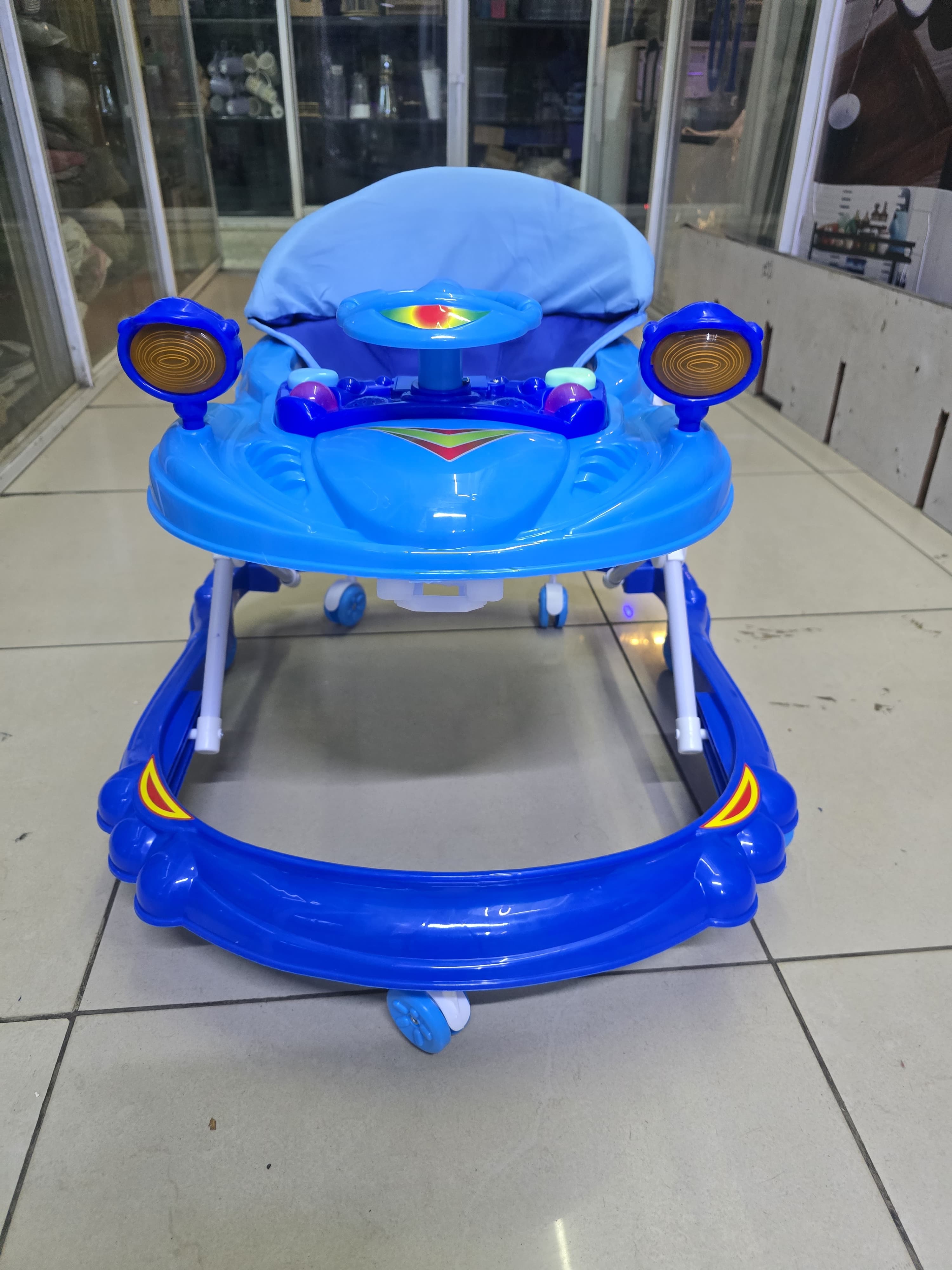 New In‼️ Baby Walker (4–12 Months)
Keep your little one safe, active, and entertained while they learn to take their first steps! Sturdy, comfortable, and fun – the perfect walking buddy for your baby