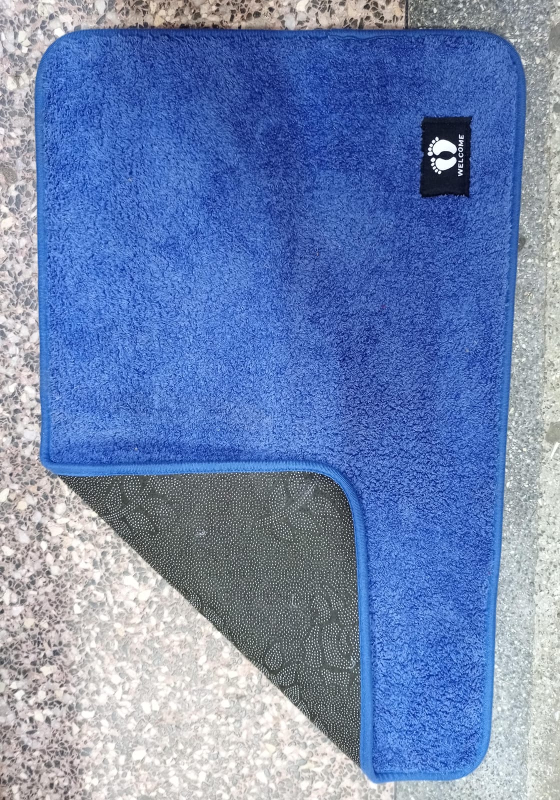 Large Door Mat. 46x76cm Comfy Welcome Door Mat - Soft and comfortable surface for wiping feet, Durable, long-lasting material suitable for indoor and outdoor, “Welcome” design adds charm.