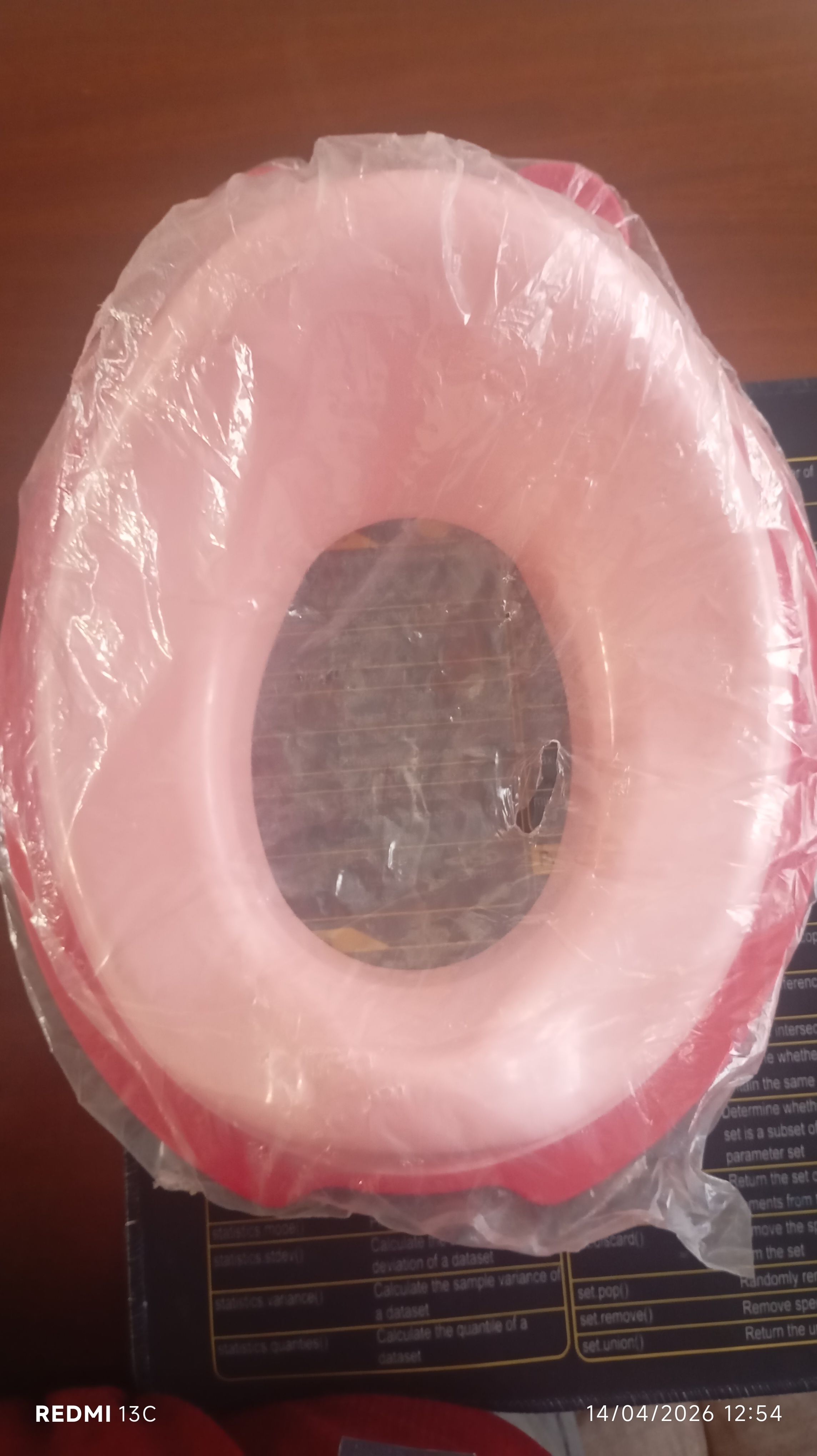 🚼✨ Potty Training Toilet Chair ✨🚼

Make potty training easy, comfy & fun for your little one! 🌸 This realistic toddler potty chair comes with a soft cushioned seat, non-slip base, and a removable p