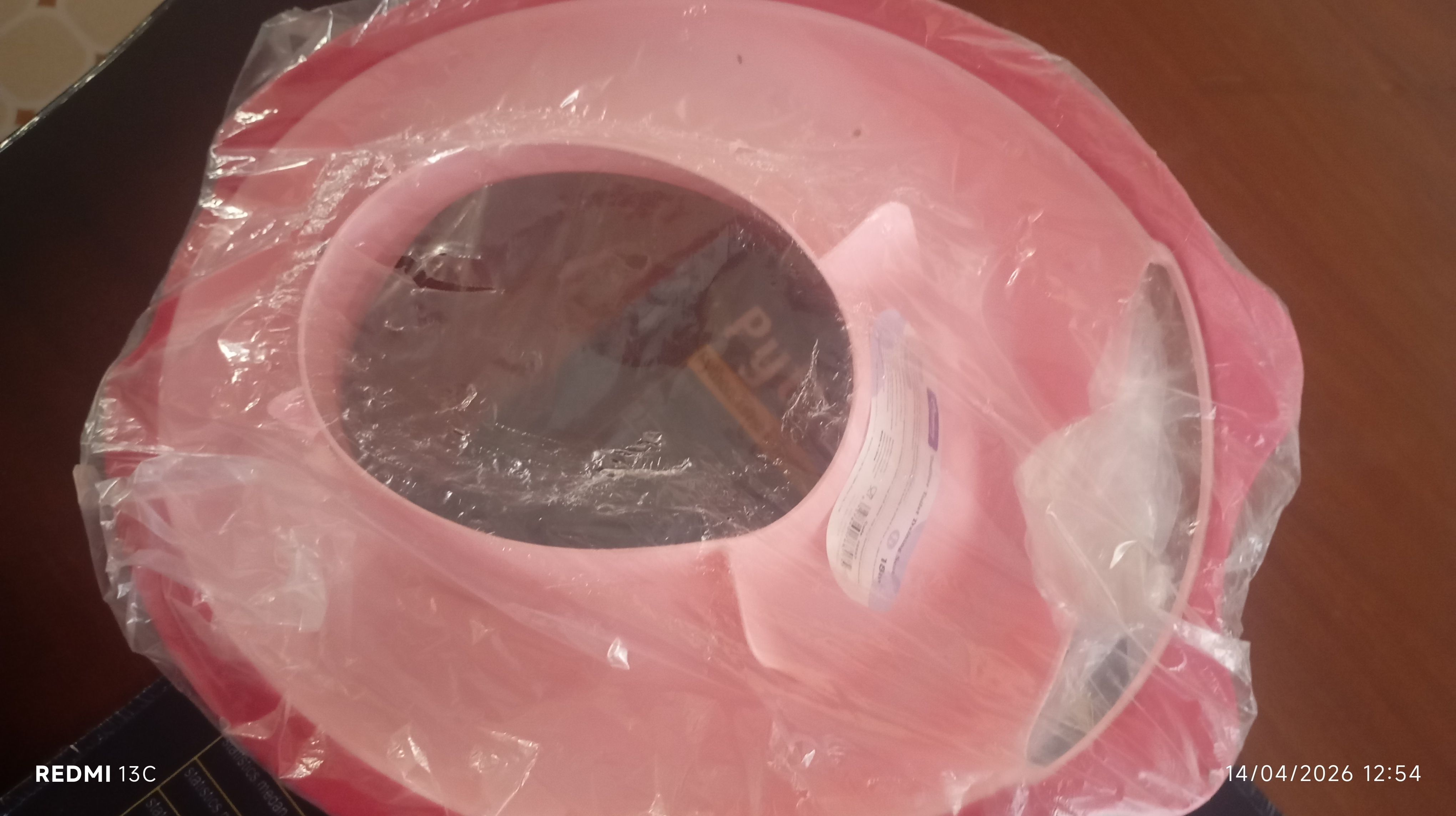 🚼✨ Potty Training Toilet Chair ✨🚼

Make potty training easy, comfy & fun for your little one! 🌸 This realistic toddler potty chair comes with a soft cushioned seat, non-slip base, and a removable p