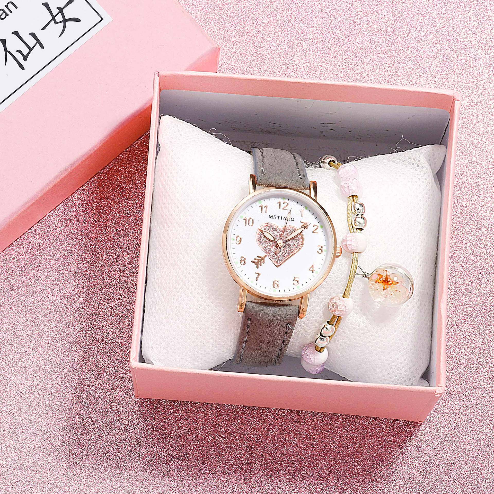 Ladies Watches Hearts Quartz Watch Back Light Watch Diamond-studded Luminous Casual Leather Belt Watches