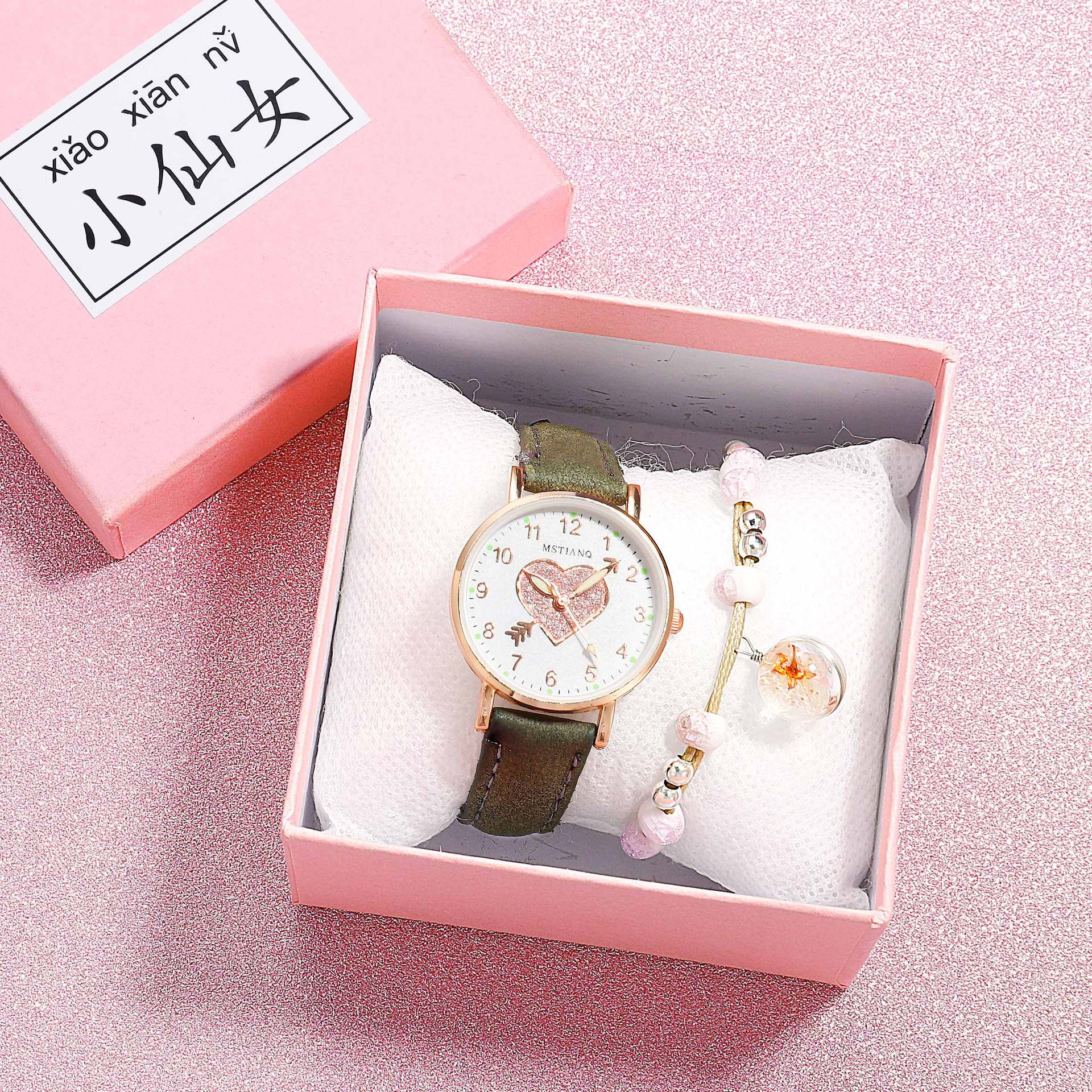 Ladies Watches Hearts Quartz Watch Back Light Watch Diamond-studded Luminous Casual Leather Belt Watches