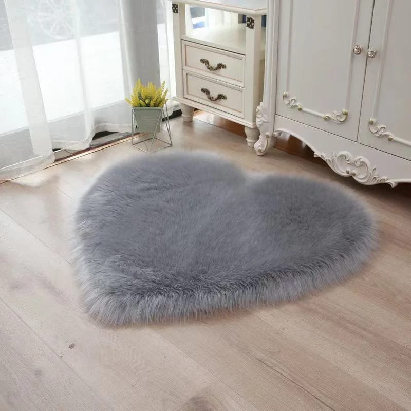 Soft and Cozy Heart-Shaped Rug for Bedroom and Living,Kids,Nursery,Teen Girls Room Decor Carpet