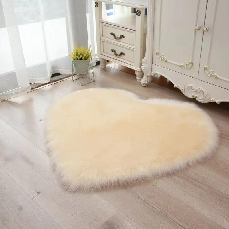 Soft and Cozy Heart-Shaped Rug for Bedroom and Living,Kids,Nursery,Teen Girls Room Decor Carpet