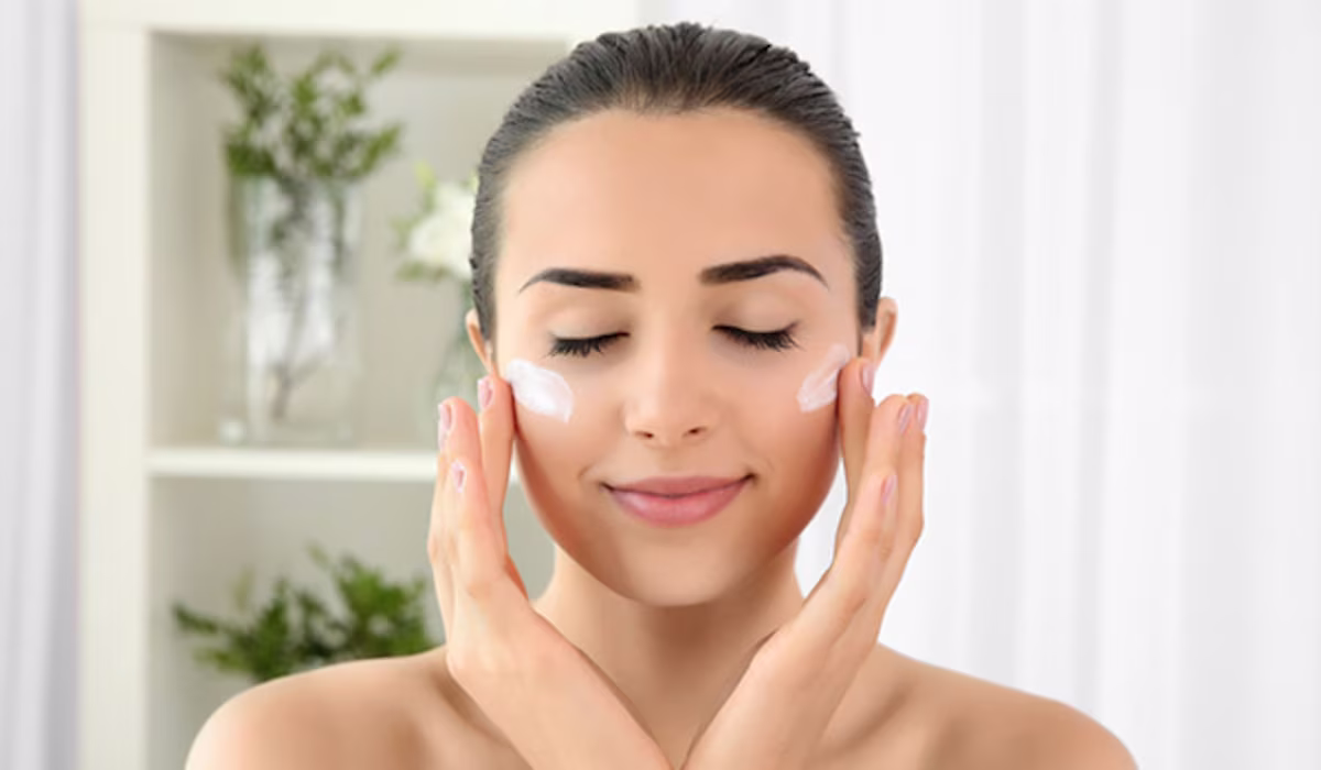 Faiza Beauty Lotion moisturing and whitening body lotion