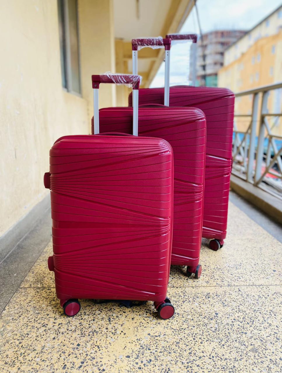 Good Partner Polycarbonate Hardside Travelling Suitcase..