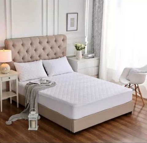 Quilted Fitted Mattress Pad Waterproof Mattress Protector