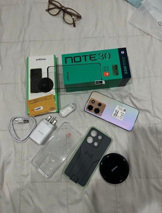 Infinix Note 30 Pro 16(8+8)GB RAM 256GB Storage 4G-Dual SIM 6.67" 120Hz FHD+ AMOLED Display 108MP+32MP Triple Camera Helio Black 256GB. Smartphone