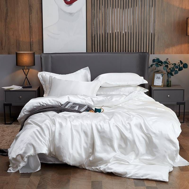 4pcs of Luxury Mulberry Silk Duvet Cover Set (1Duvet cover, 1bedsheet and 2pillowcases) Bedding Set