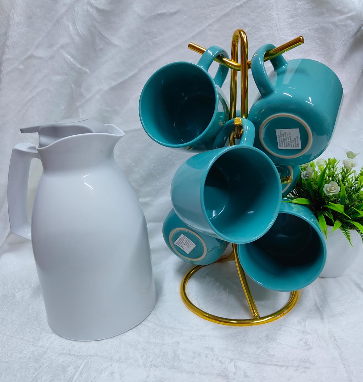 A Set of 2ltr Unbreakable Flask and 6 Ceramic Mugs. (Cups, Glass, Flask, Utensils)