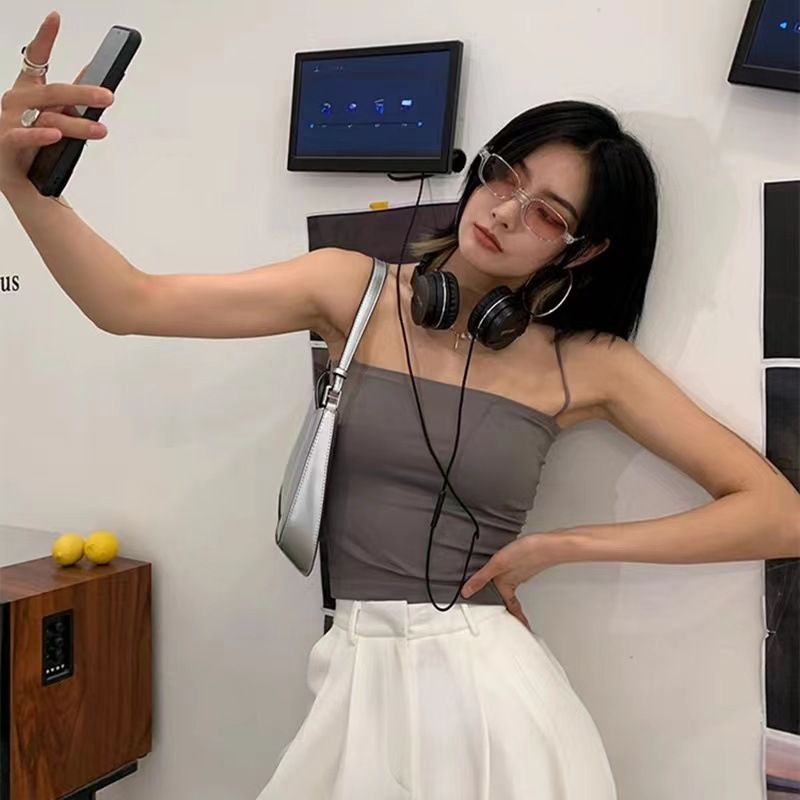 Solid color camisole vest for women with fixed chest pads for external wear, top without steel rings, thin strap as a base, long and thin strapless bra
