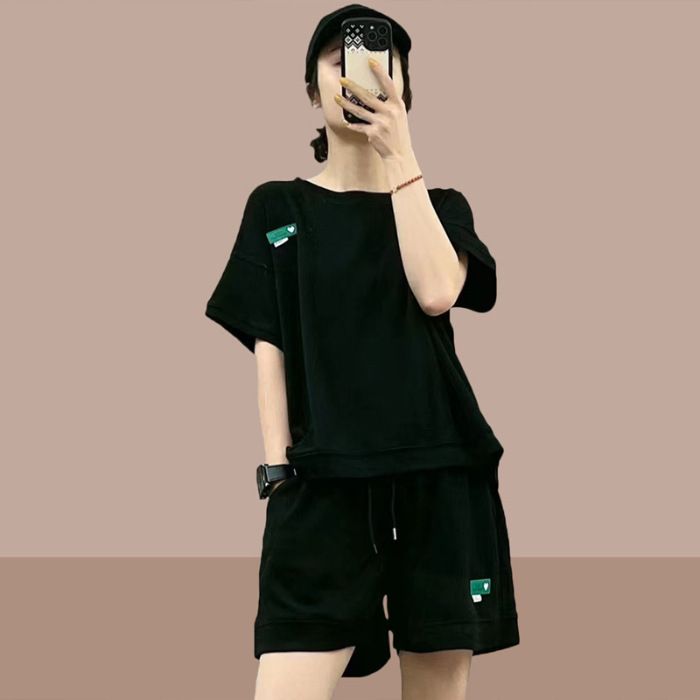 New summer women's clothing for 2024, round neck solid color small stature short sleeved, casual sports set, popular two-piece set, niche versatile sports short sleeved shorts high waisted set