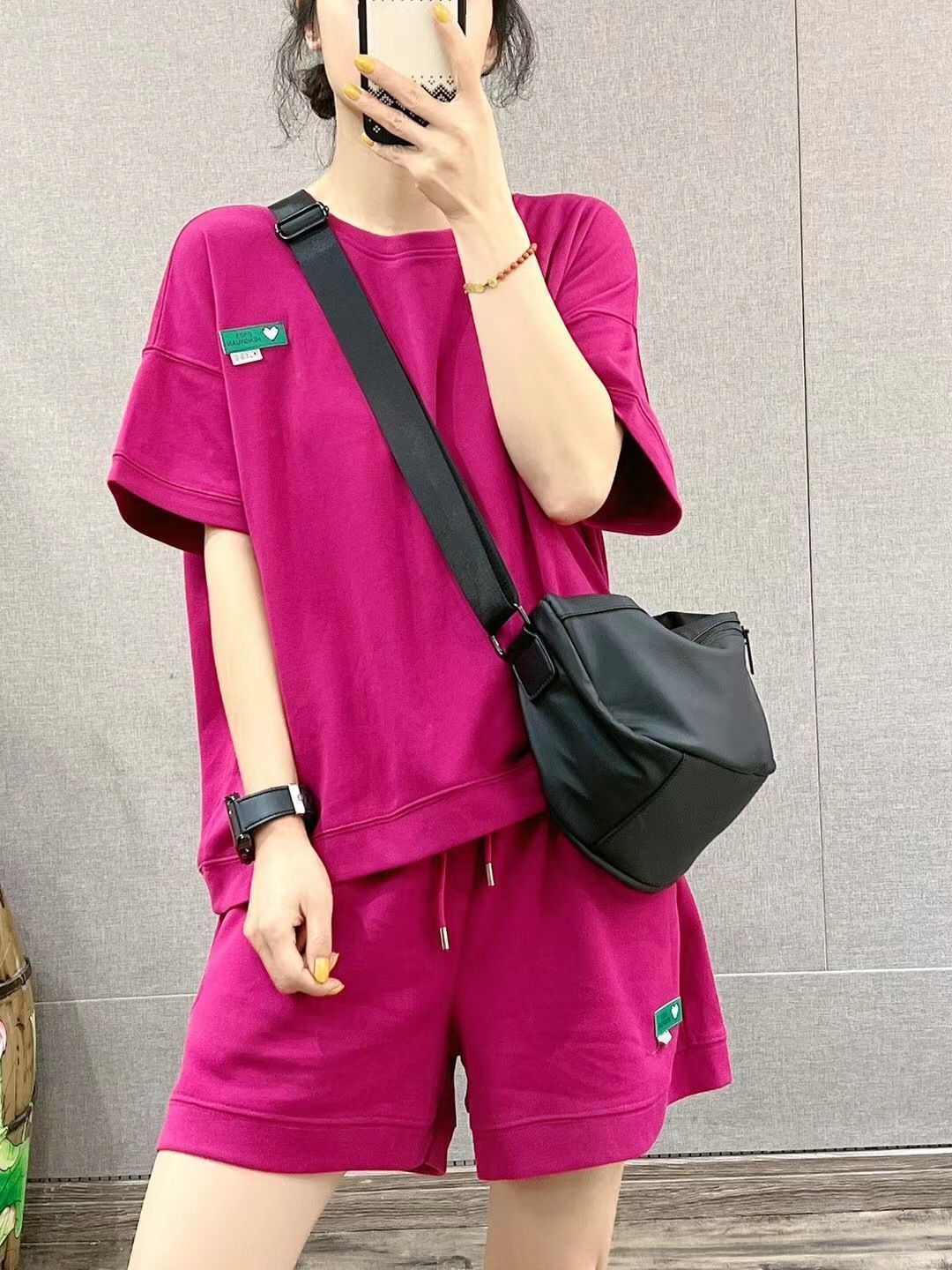 New summer women's clothing for 2024, round neck solid color small stature short sleeved, casual sports set, popular two-piece set, niche versatile sports short sleeved shorts high waisted set