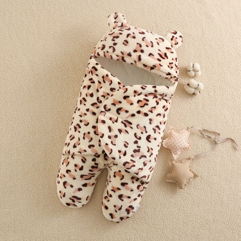 Baby hug, flannel baby sleeping bag, thickened split leg anti kick, baby bag, autumn and winter newborn swaddling bag
